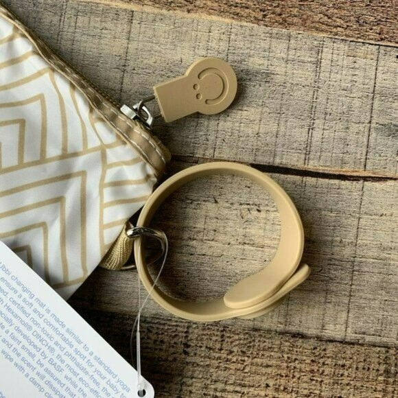 Ubbi On The Go Travel Diaper Beige and White Changing Mat with bag baby NWTs - Picture 4 of 7